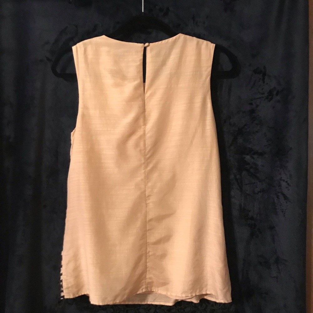 ⭐️NWOT⭐️Lela Rose adorable sleeveless top⭐️ - Picture 4 of 5